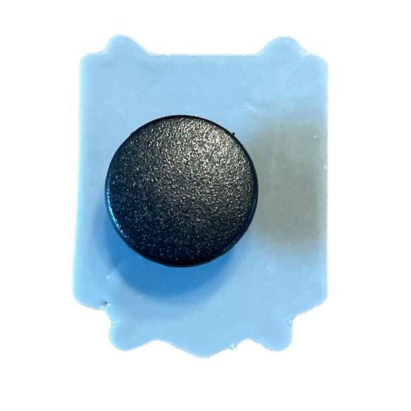 Attack On Titan Scouting Legion Croc Charm - Picture 2 of 4